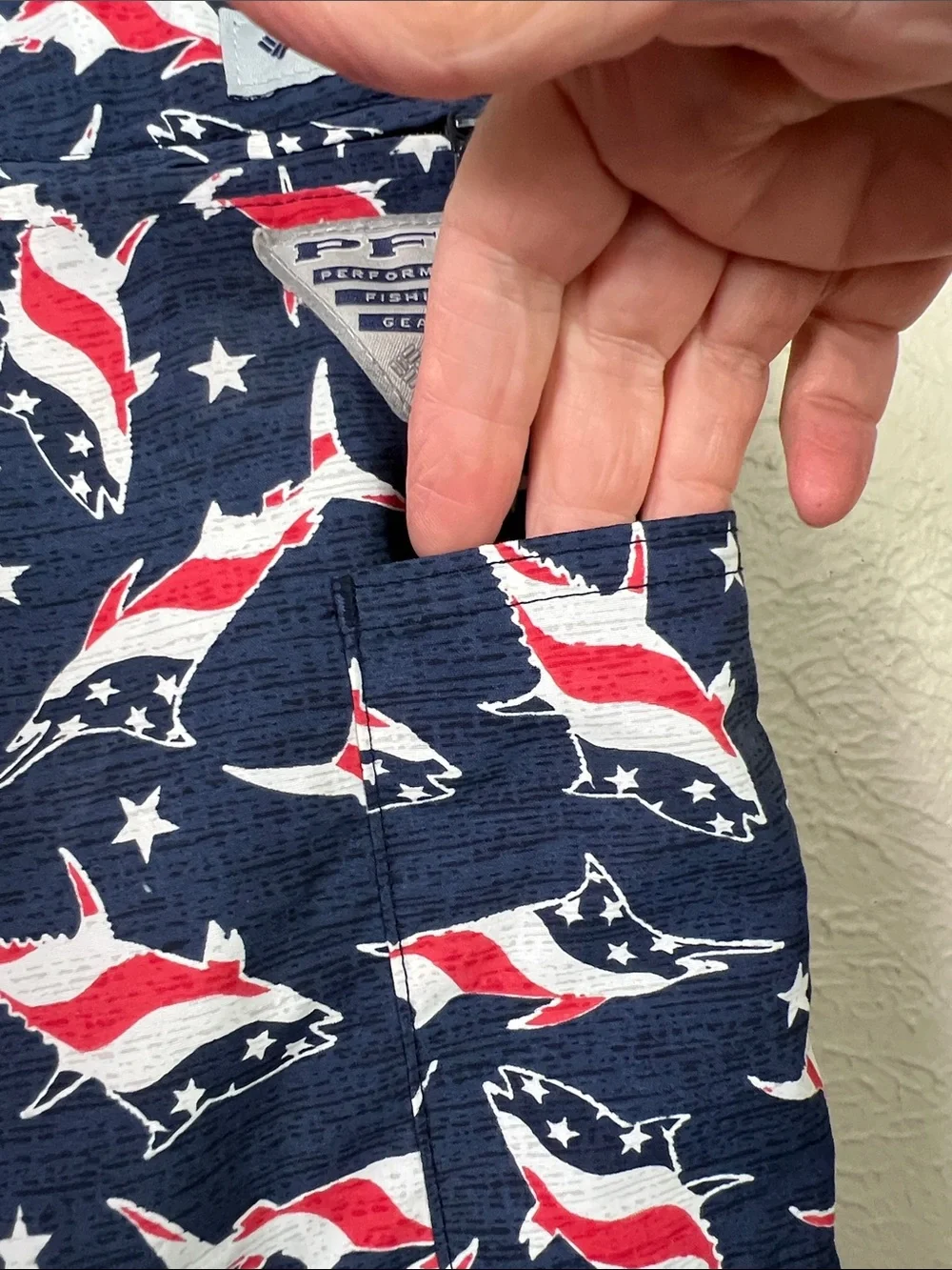 Columbia PFG Patriotic Red White Blue Shark Print Mesh Lined Board Shorts Small